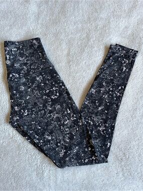 Lululemon Align High-Rise Leggings 28” size 4 in Black Floral